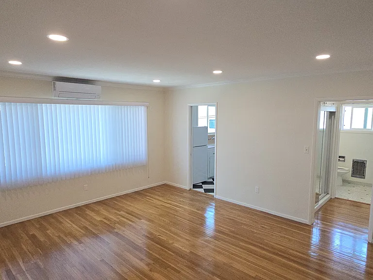 4226 Mary Ellen Ave #14 — Photo 6