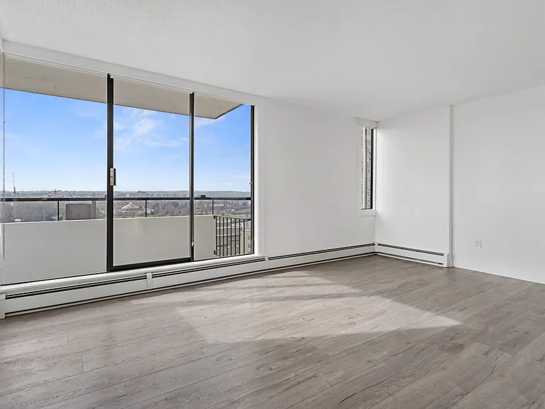 1202 Harwood St — Photo 31