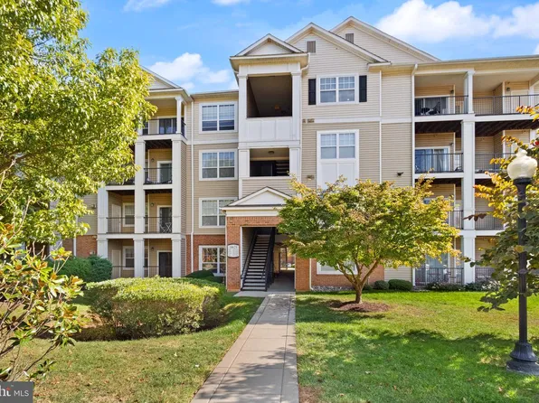19625 Galway Bay Cir APT 103, Germantown, MD 20874