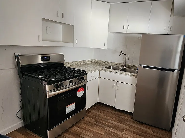 1358 E Dana Ave #F — Photo 4