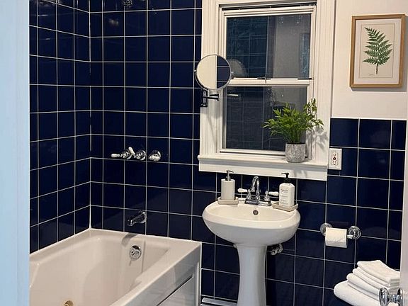 5th image of 270 Macopin Rd #1