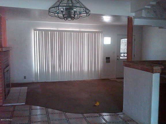5th image of 3215 E Linden St
