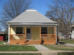 409 N 10th St, Beatrice, NE 68310