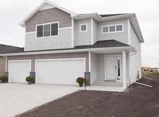 2522 Fulton Loop S, Fargo, ND