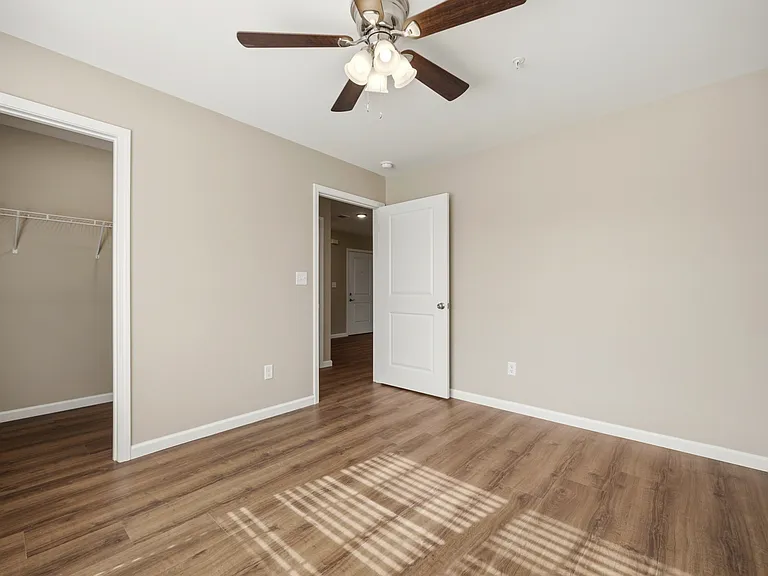 2319 Lantern Ridge Dr — Photo 15