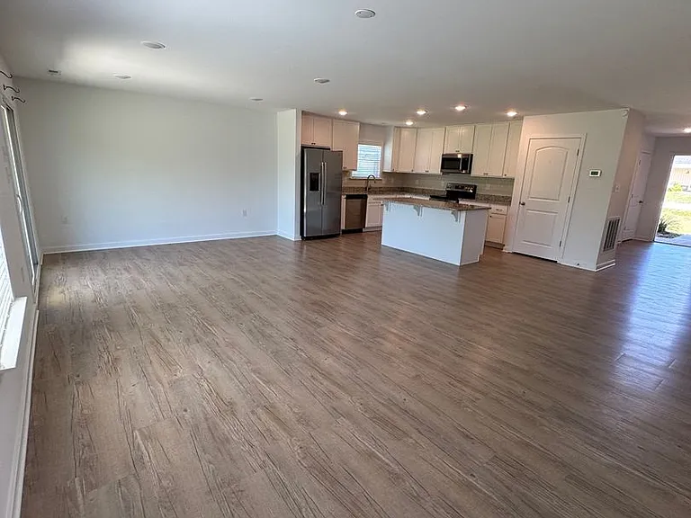 612 Dripping Spring Dr — Photo 13