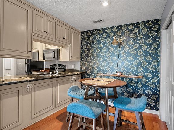 4th image of 188 Midland Pkwy APT 105