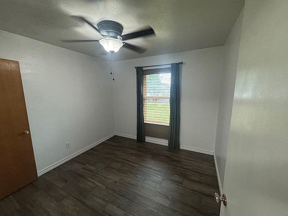 4th image of 4217 Redbud Ave