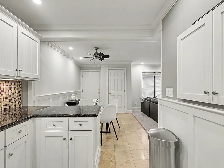 2289 Bedford St #D7 — Photo 7