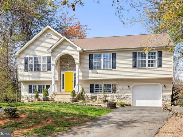 104 Carlyle Ct, Locust Grove, VA 22508