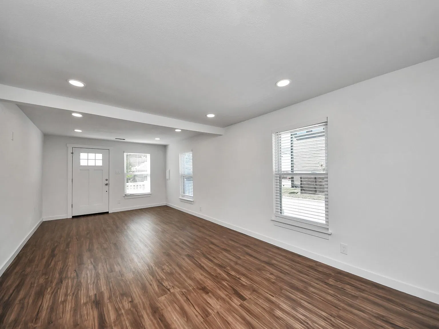 3 bed, 2.0 bath, 1500 sqft, $2,800 — Photo 4