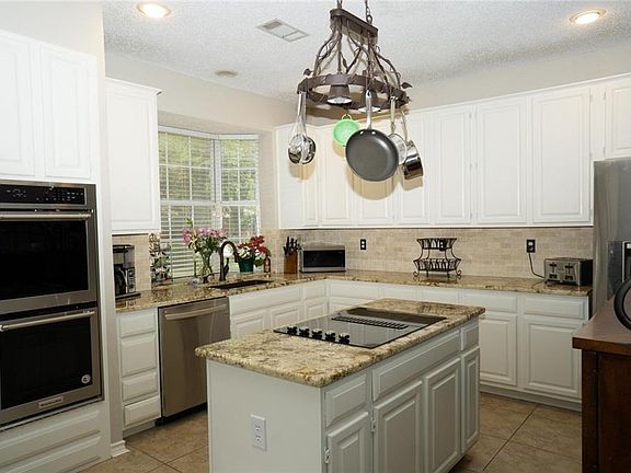 5th image of 614 Highland Meadows Dr