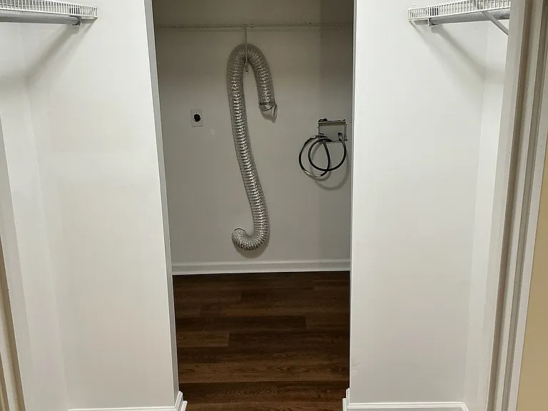 2 BR 1 Bath Apartment — Photo 5