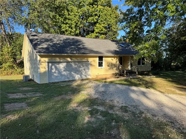 17970 Wild Rose Ln, Rogers, AR 72756