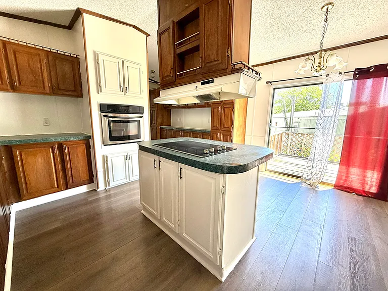 521 E Veterans Memorial Blvd #327 — Photo 3