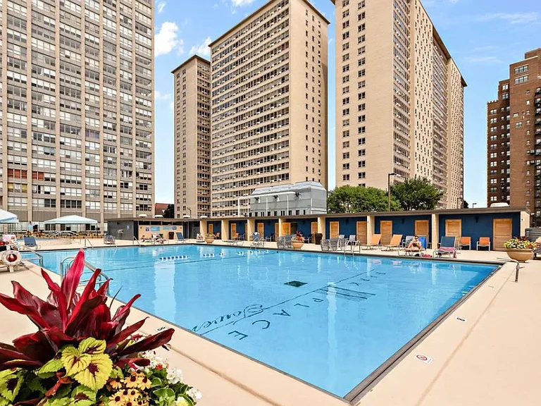 655 W Irving Park Rd #4807 — Photo 42