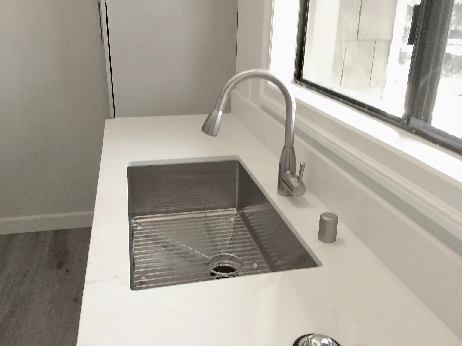 1 bed, 633 sqft, $2,450 — Photo 3