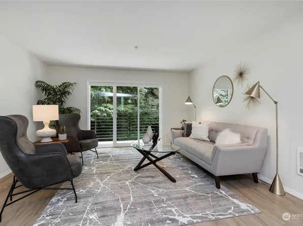 12034 15th Avenue NE #106, Seattle, WA 98125