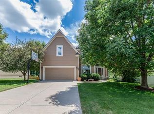 22305 W 51st St, Shawnee, KS 66226
