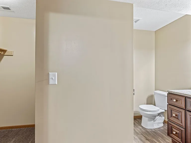 2916 W Arlington St — Photo 12