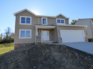 164 Winchester Dr, Plum, PA