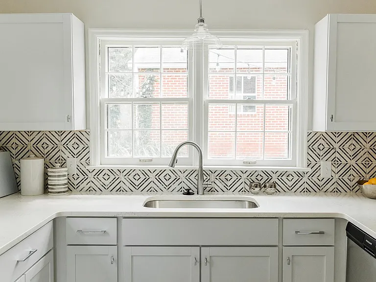 5404 Ingersoll Ave — Photo 9