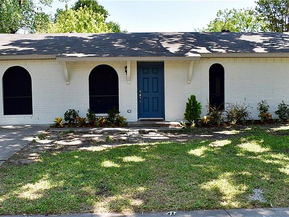 3rd image of 4032 Charter Dr