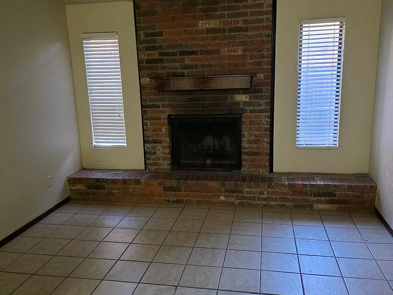 505 Nimrod Rd — Photo 2