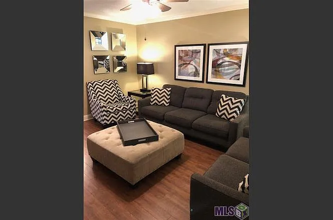 8585 Barnett Dr — Photo 7