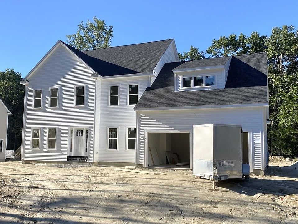 1st image of 10 Oak Bluff Ln