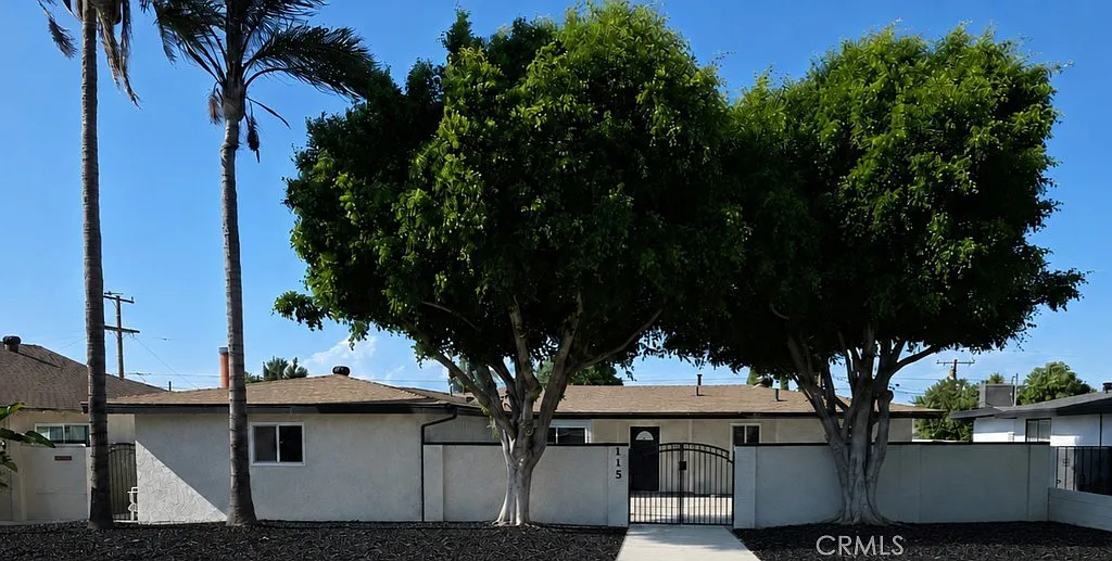3 bed, 2356 sqft, $5,500 — Photo 1
