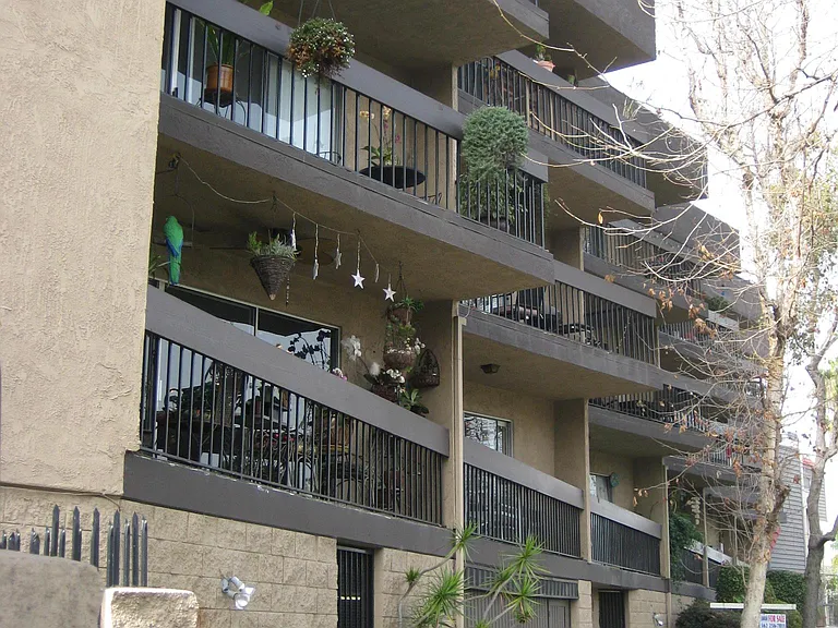 1061 Park Ave — Photo 6