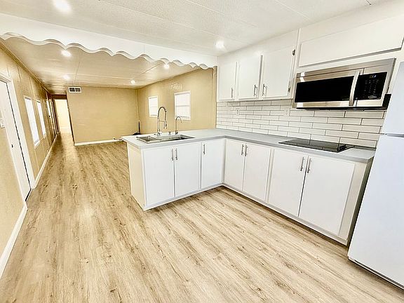 3rd image of 2038 Palm St Space 193