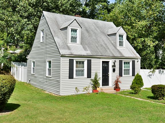 2nd image of 2213 Breton Dr
