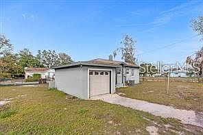 3rd image of 131 W CRYSTAL AVENUE