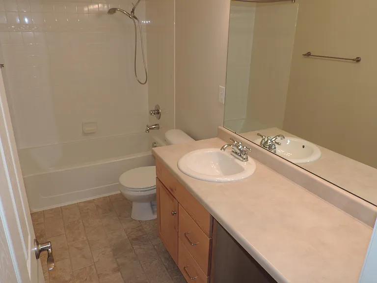 2246 Ulster St — Photo 19