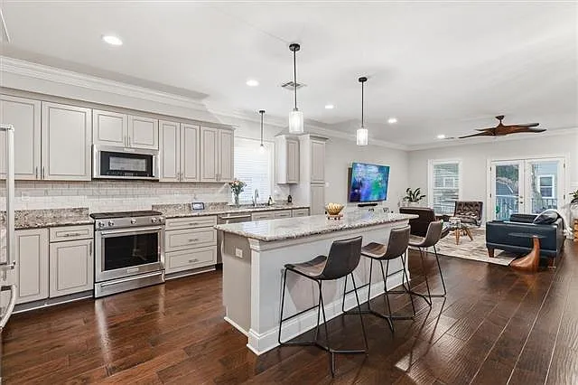 5024 Paris Ave — Photo 4