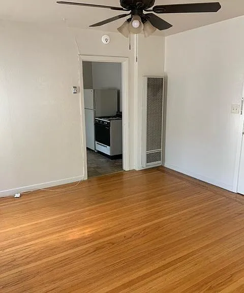 1908 23rd St — Photo 3