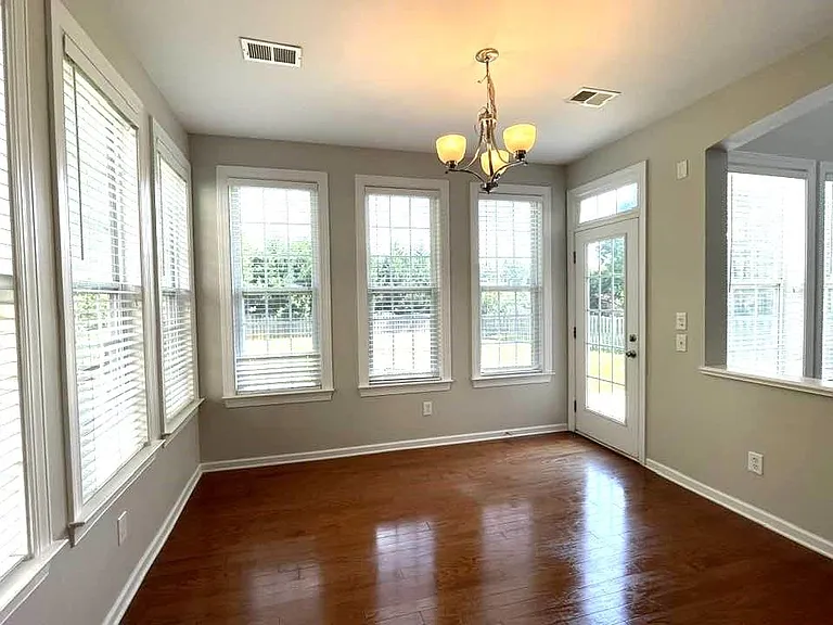 10345 Falling Leaf Dr NW — Photo 9