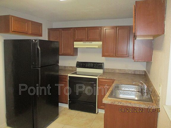 4th image of 2747 Floradale Dr S