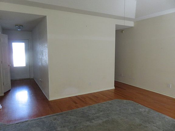 4th image of 1340 Sycamore Dr