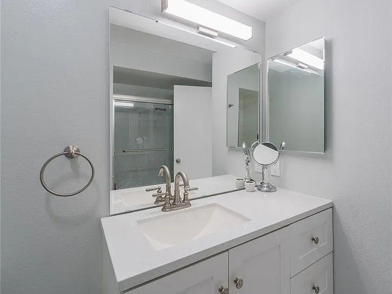 28033 Ridgebluff Ct — Photo 16