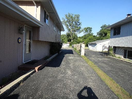 3rd image of 15421 S Lavergne Ave