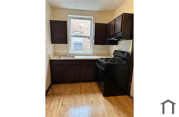 Building Photo - 7838 S Stewart Ave #1C