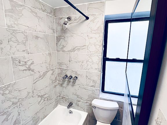 4th image of 224 B Ave #13