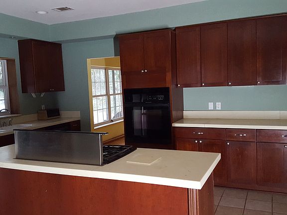 4th image of 219 Pine Lane