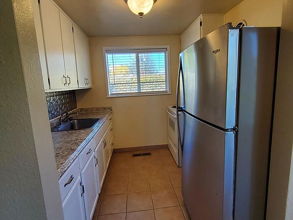 4th image of 410 Utley Cir