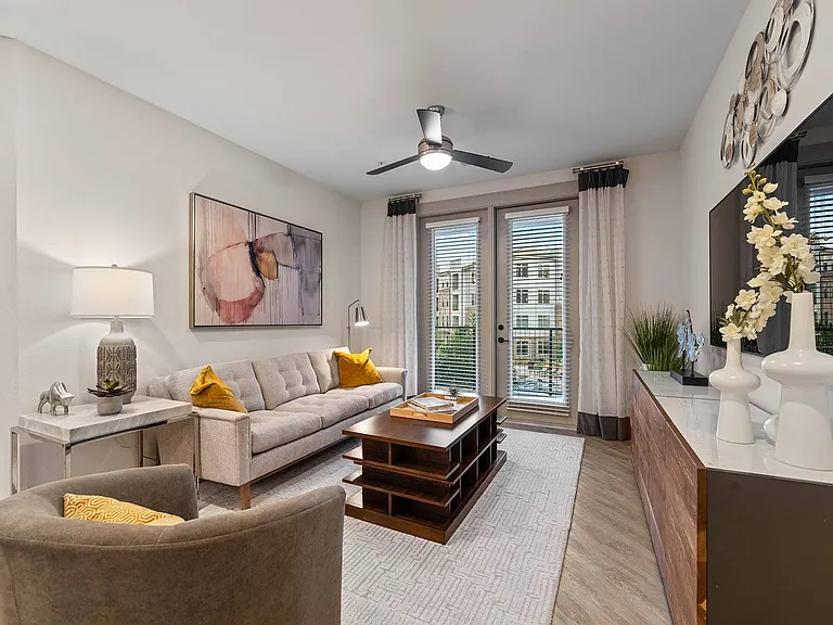 Knox at Metrocenter Apartments — Photo 25
