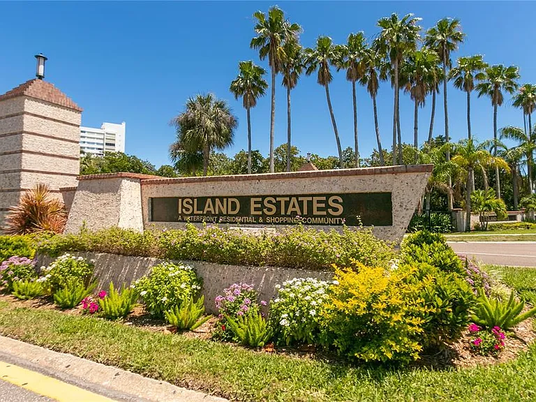 690 Island Way #708 — Photo 8