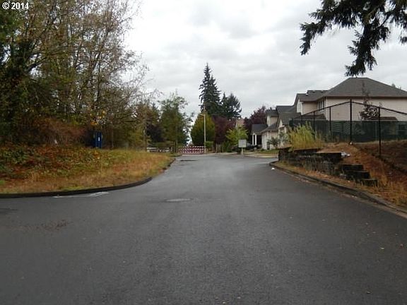3rd image of 1000 NE 102nd Ave
